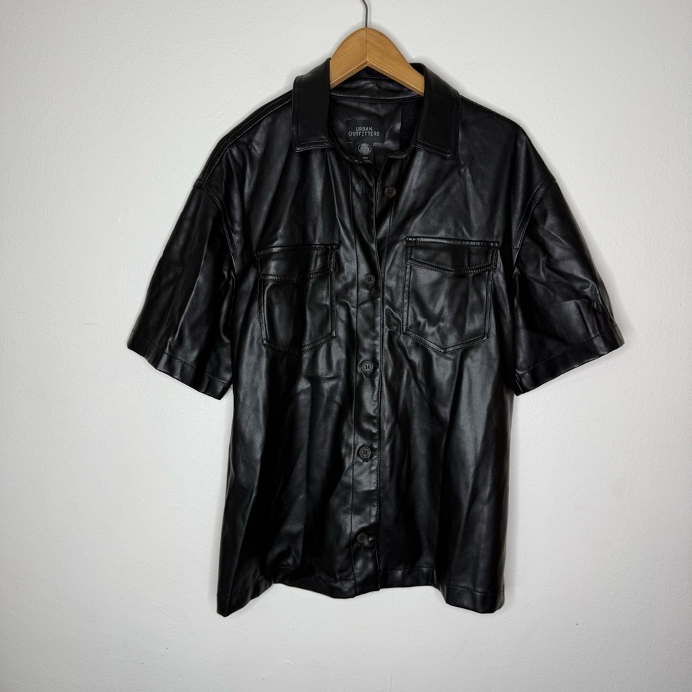 Urban Outfitters Faux Leather Button Down Short Sleeves Shirt Sz M Black